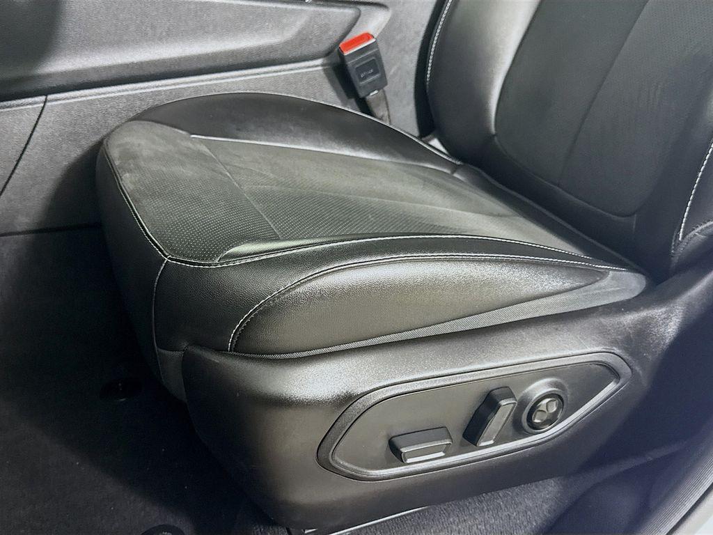 used 2024 Jeep Grand Cherokee L car, priced at $32,213