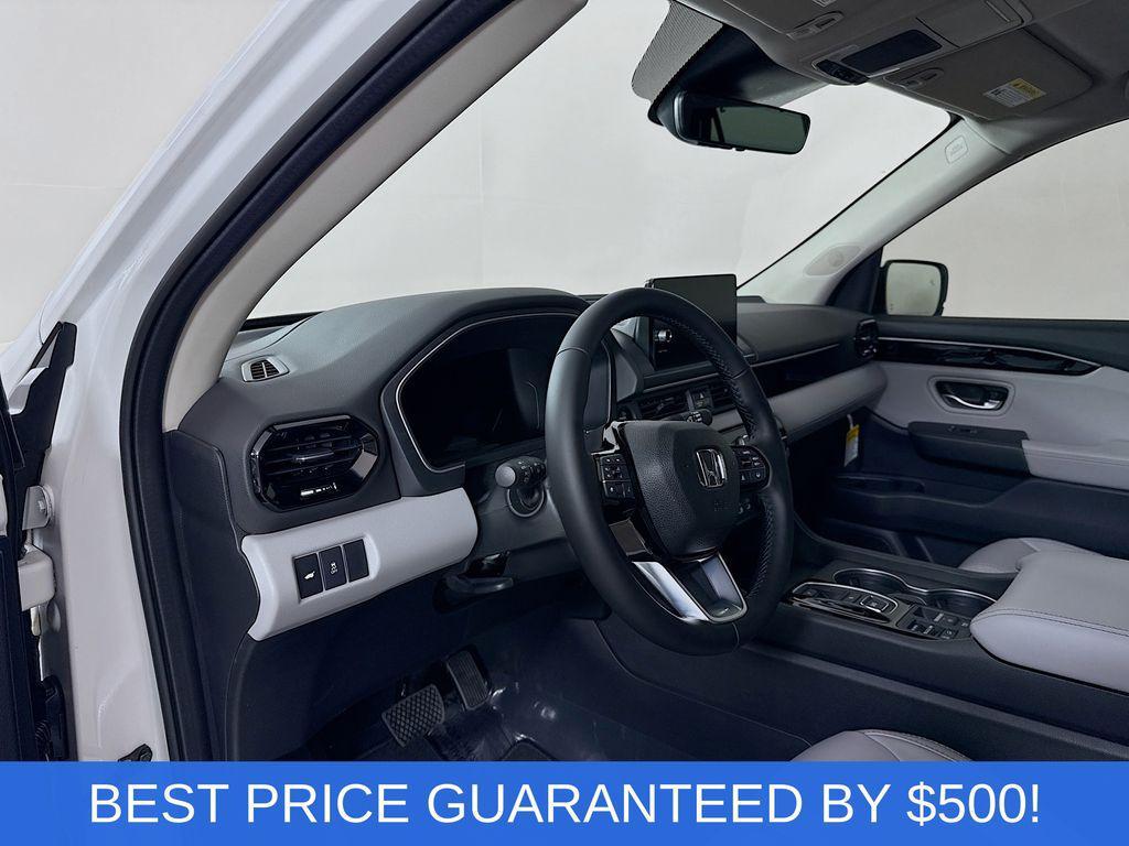 new 2025 Honda Pilot car, priced at $38,978