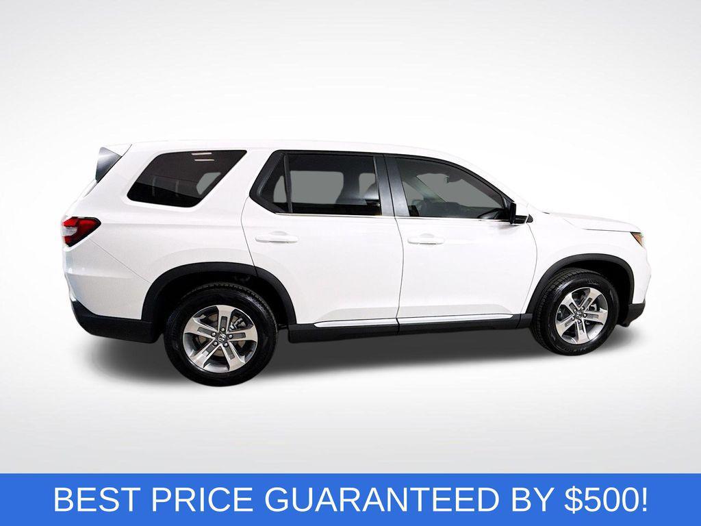 new 2025 Honda Pilot car, priced at $38,978
