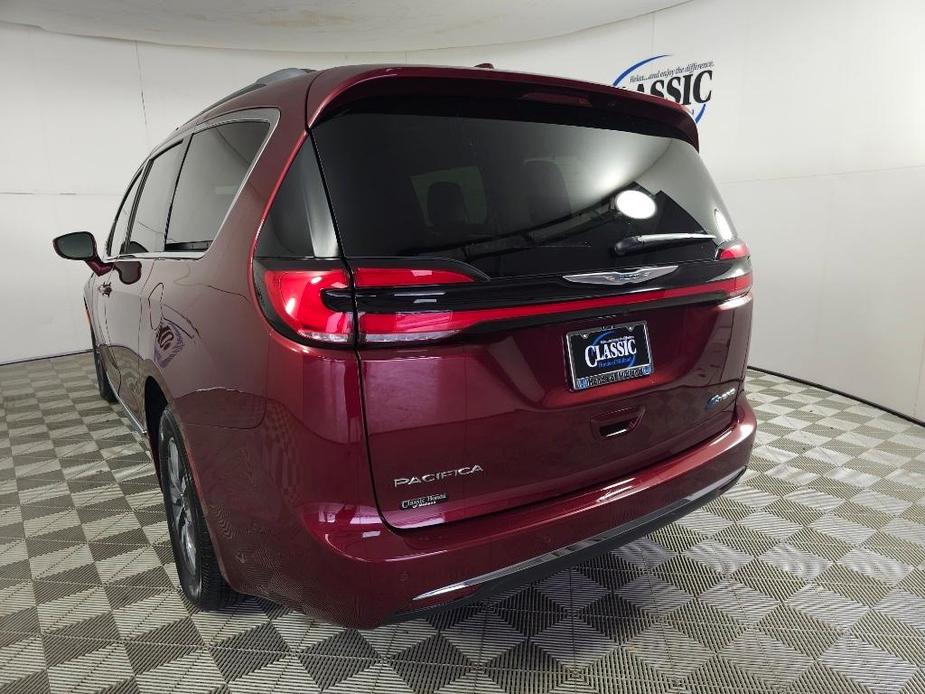 used 2021 Chrysler Pacifica Hybrid car, priced at $32,995