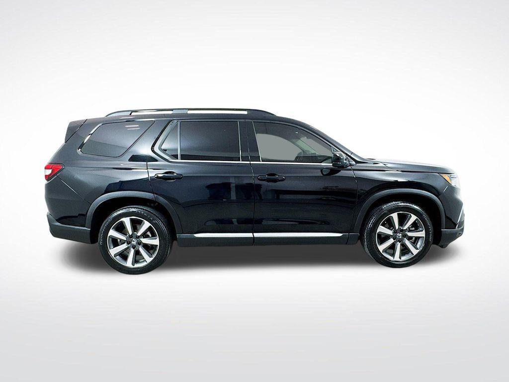 used 2024 Honda Pilot car, priced at $41,199