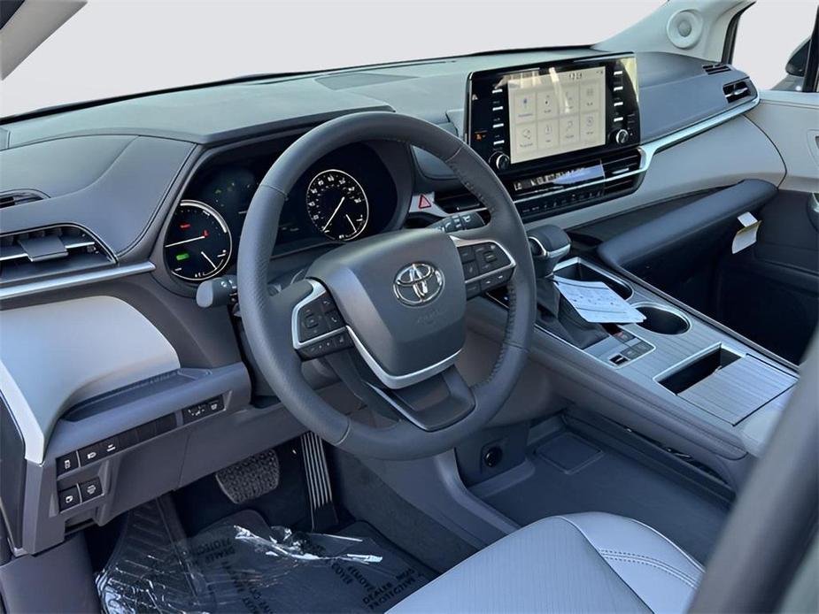 new 2024 Toyota Sienna car, priced at $58,098