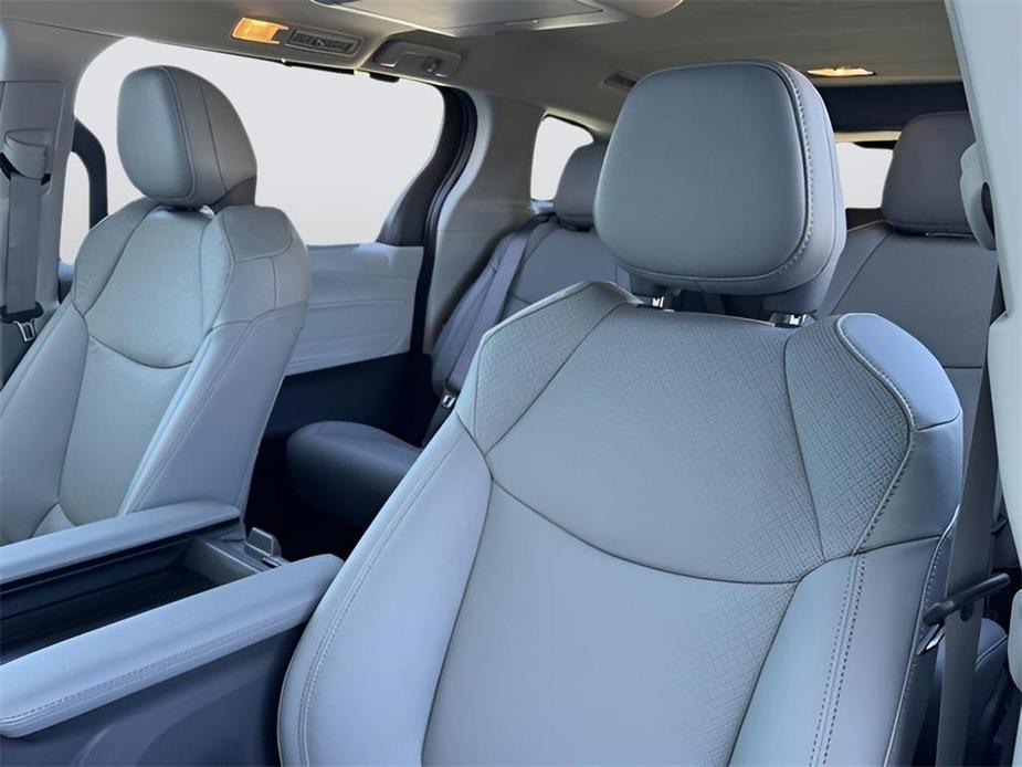 new 2024 Toyota Sienna car, priced at $58,098