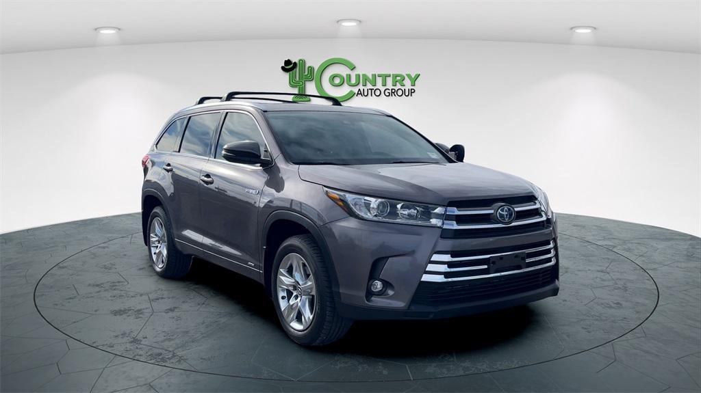 used 2019 Toyota Highlander Hybrid car, priced at $28,000