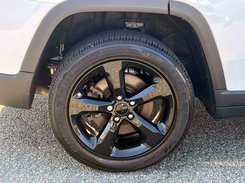 used 2023 Jeep Grand Cherokee L car, priced at $30,552