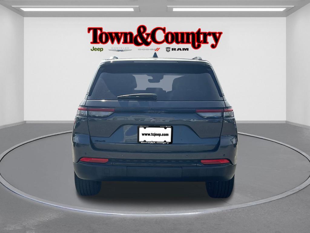 used 2023 Jeep Grand Cherokee car, priced at $35,995