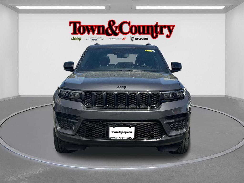 used 2023 Jeep Grand Cherokee car, priced at $35,995