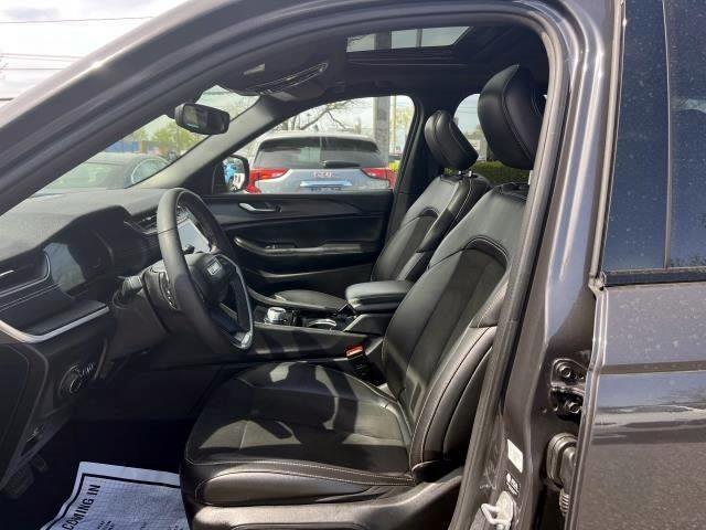 used 2023 Jeep Grand Cherokee car, priced at $34,076