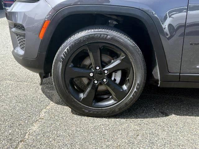 used 2023 Jeep Grand Cherokee car, priced at $34,076
