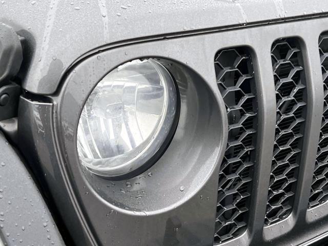 used 2021 Jeep Gladiator car, priced at $27,495
