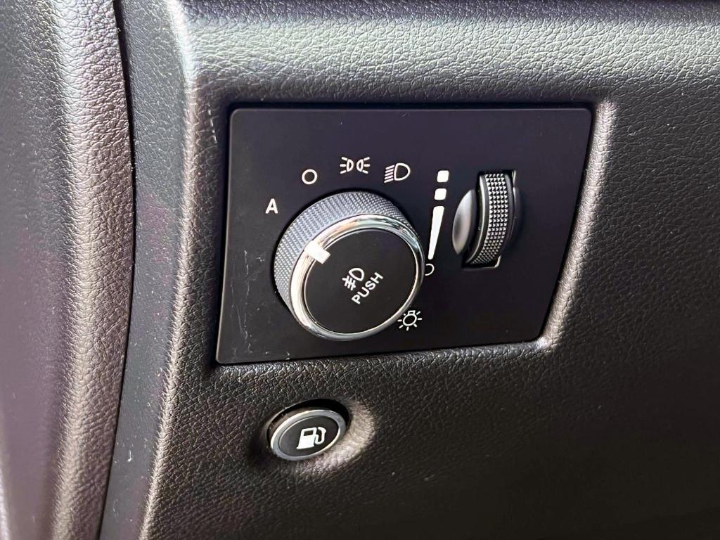 used 2021 Jeep Grand Cherokee car, priced at $29,678