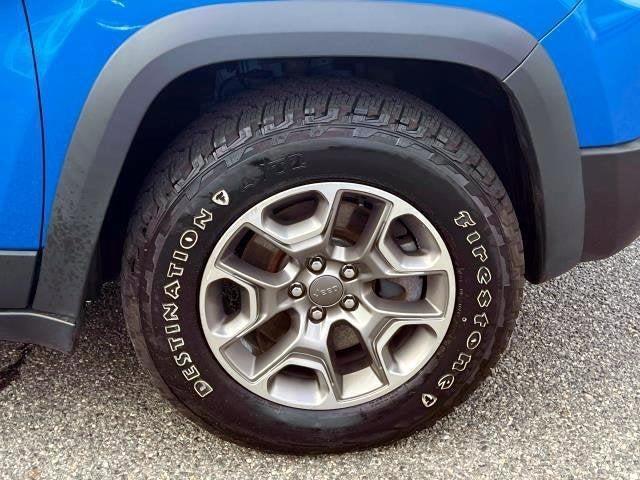 used 2020 Jeep Cherokee car, priced at $19,995