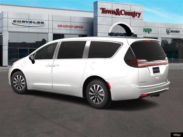 new 2025 Chrysler Pacifica Hybrid car, priced at $47,030