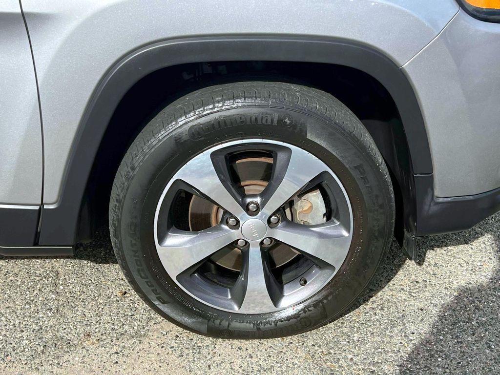 used 2019 Jeep Cherokee car, priced at $19,301