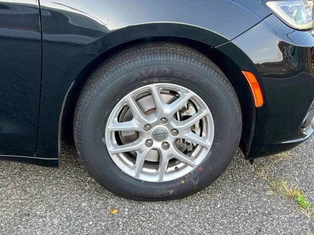 used 2022 Chrysler Pacifica car, priced at $28,995