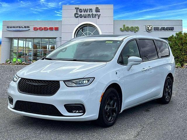 used 2022 Chrysler Pacifica Hybrid car, priced at $34,495