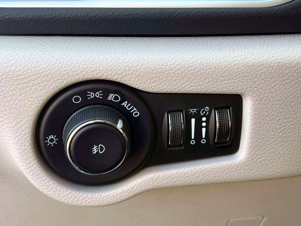 used 2023 Chrysler Pacifica car, priced at $19,944