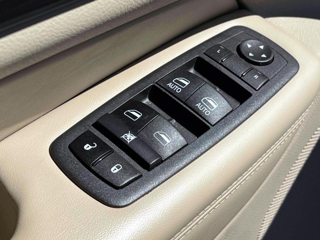 used 2022 Jeep Grand Cherokee WK car, priced at $26,345
