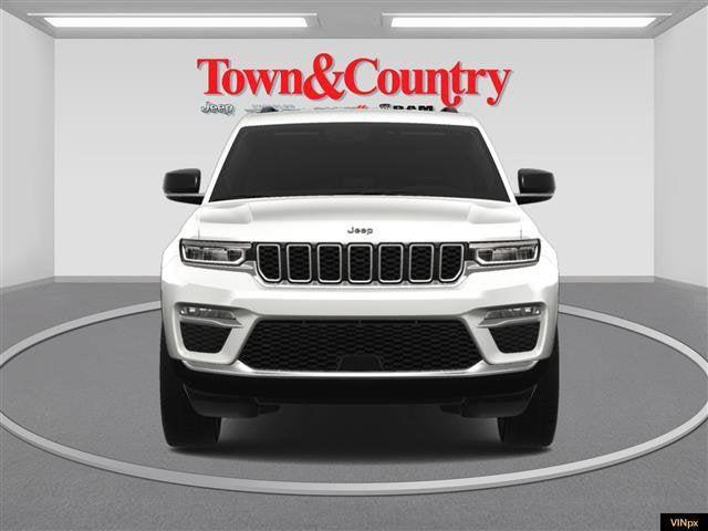 new 2025 Jeep Grand Cherokee car, priced at $42,080