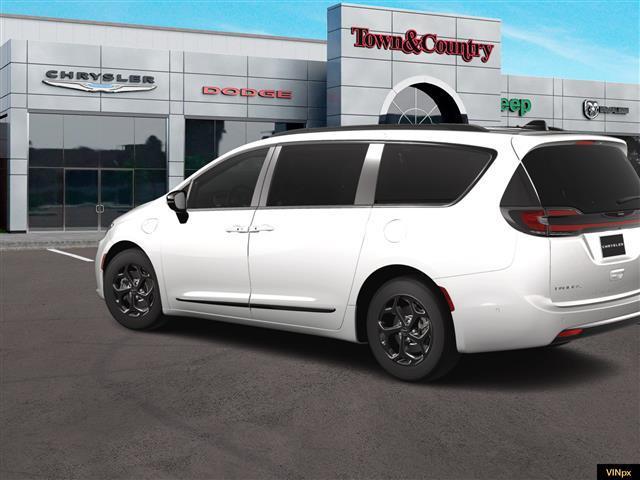 new 2024 Chrysler Pacifica Hybrid car, priced at $48,005