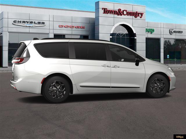 new 2024 Chrysler Pacifica Hybrid car, priced at $48,005