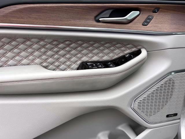 used 2022 Jeep Grand Cherokee car, priced at $40,998