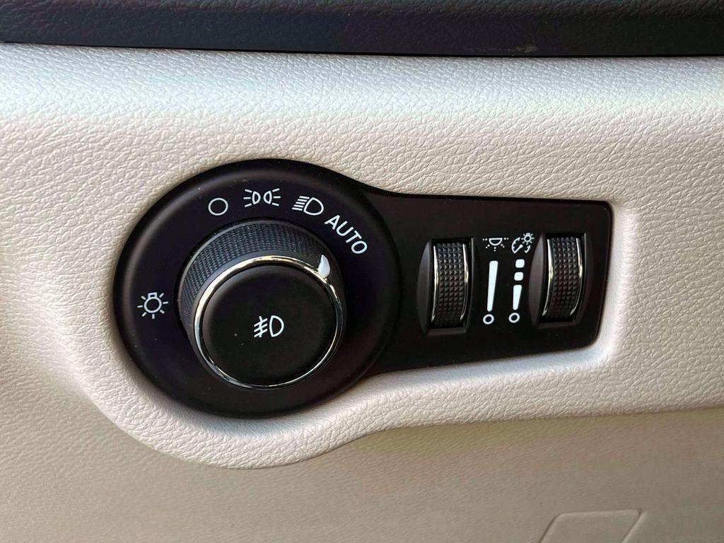 used 2023 Chrysler Pacifica car, priced at $22,954