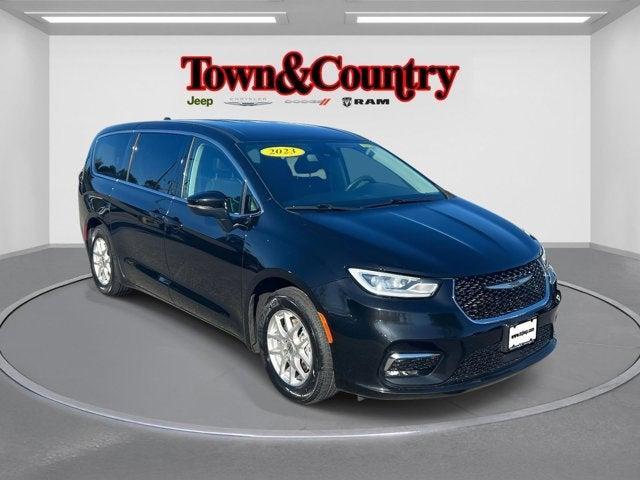 used 2023 Chrysler Pacifica car, priced at $23,013
