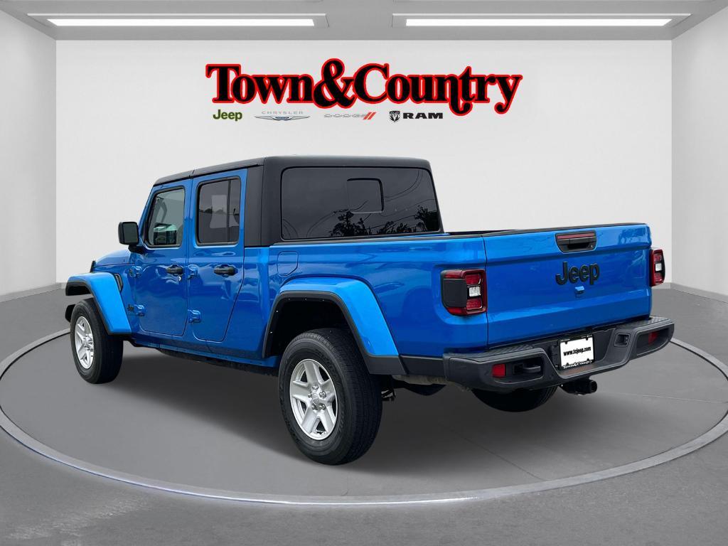 used 2022 Jeep Gladiator car, priced at $31,495