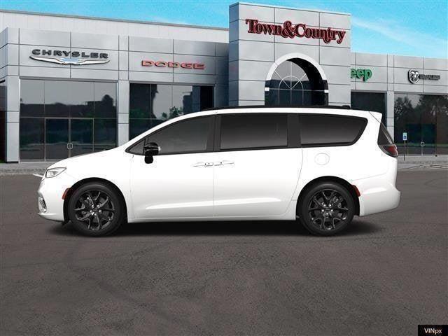new 2024 Chrysler Pacifica car, priced at $51,015