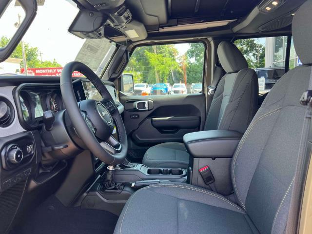 new 2025 Jeep Wrangler car, priced at $53,875