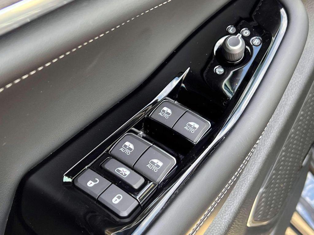 used 2022 Jeep Grand Cherokee car, priced at $32,557