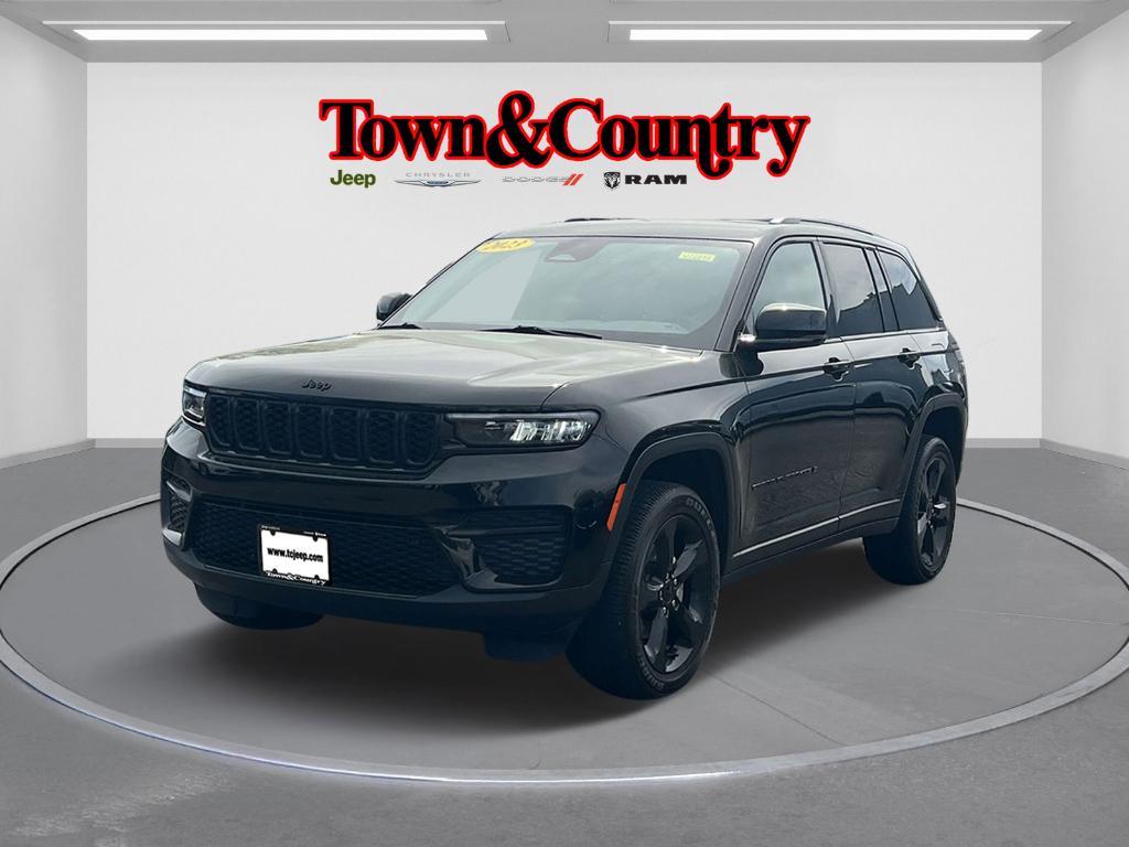 used 2023 Jeep Grand Cherokee car, priced at $36,995