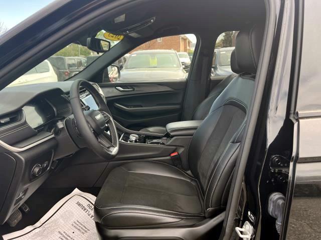 used 2023 Jeep Grand Cherokee car, priced at $36,995