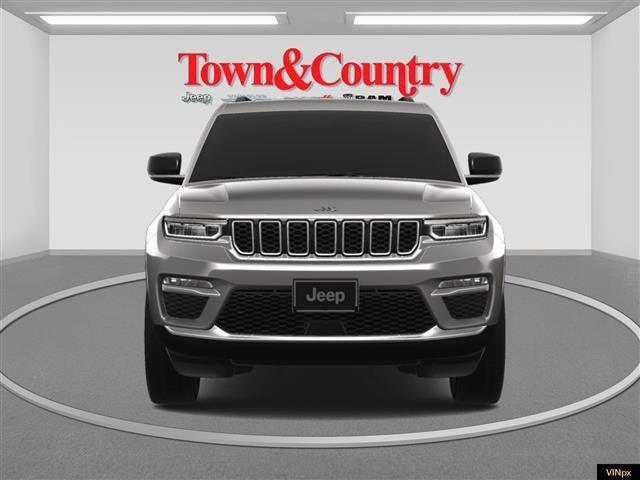 new 2025 Jeep Grand Cherokee car, priced at $42,250