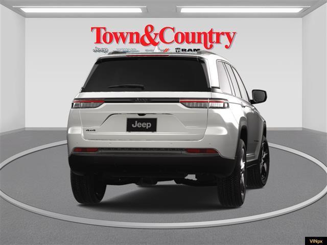 new 2025 Jeep Grand Cherokee car, priced at $44,760