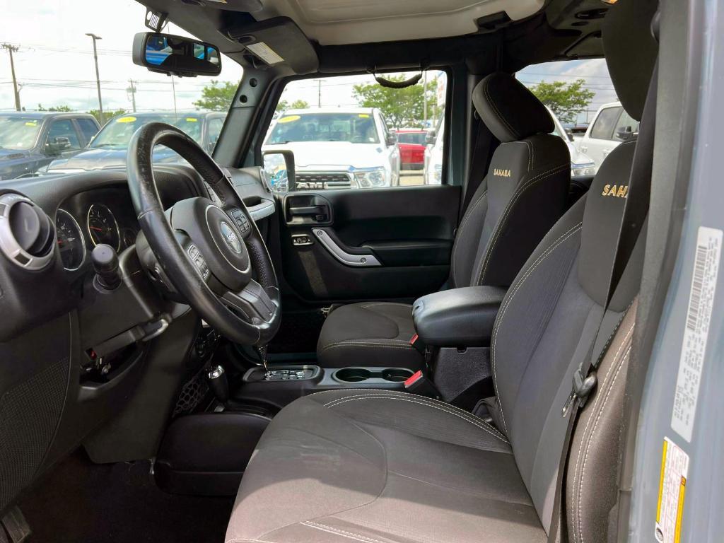 used 2015 Jeep Wrangler Unlimited car, priced at $17,995