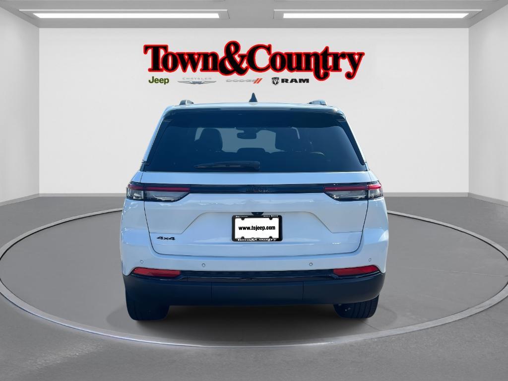 used 2023 Jeep Grand Cherokee car, priced at $33,056