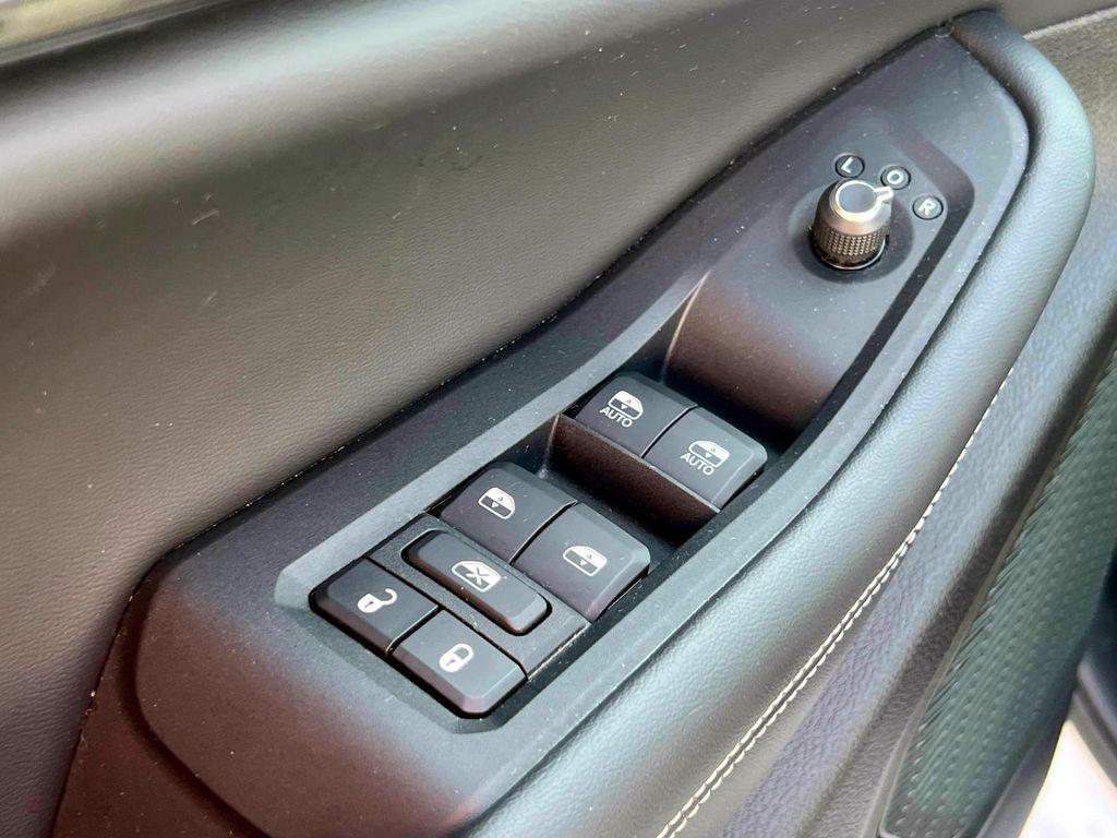 used 2023 Jeep Grand Cherokee car, priced at $32,052