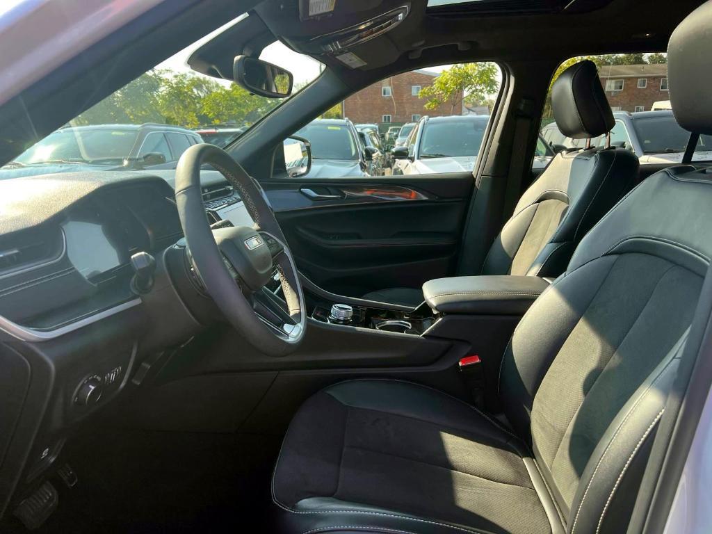 used 2023 Jeep Grand Cherokee car, priced at $33,056