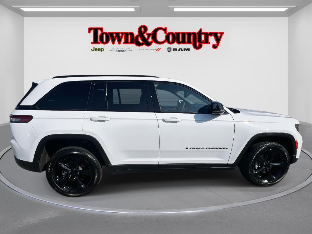 used 2023 Jeep Grand Cherokee car, priced at $33,056