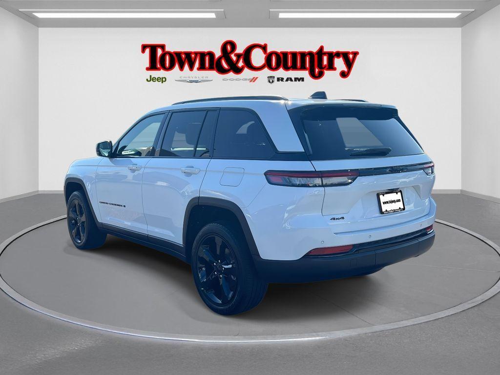 used 2023 Jeep Grand Cherokee car, priced at $32,052