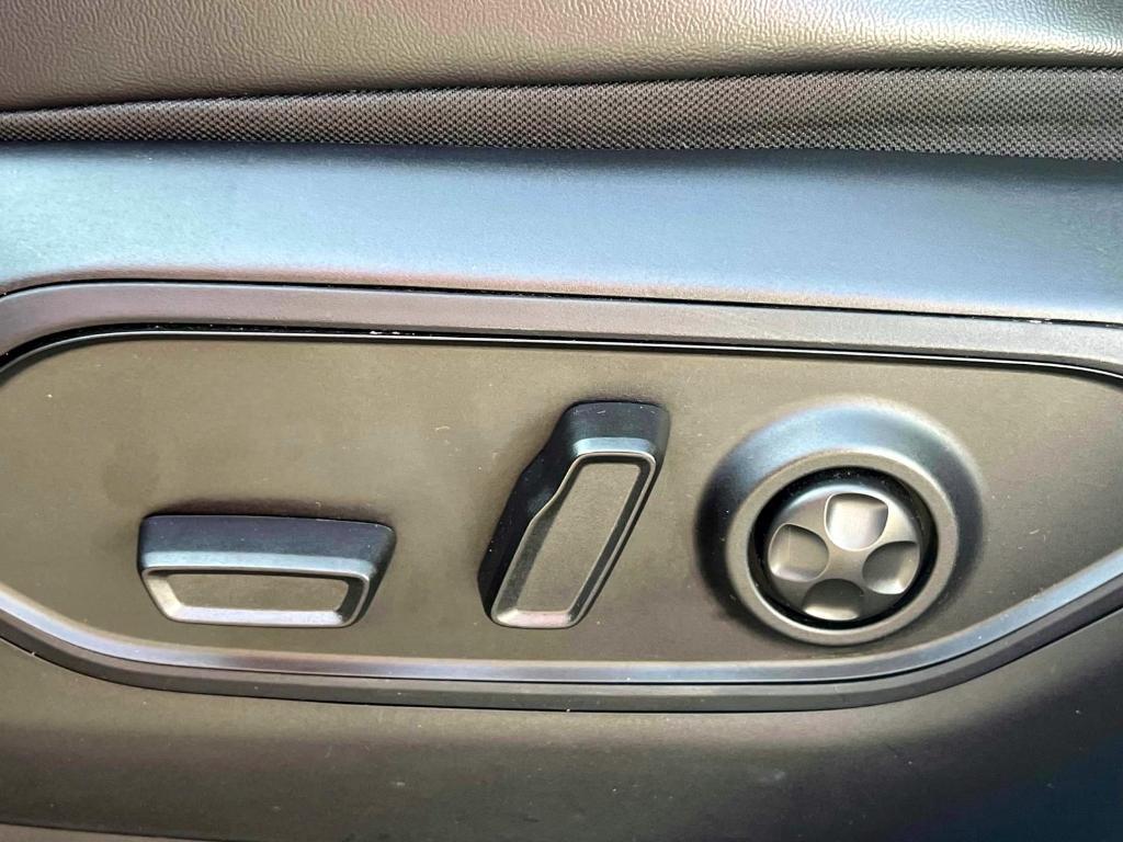 used 2023 Jeep Grand Cherokee car, priced at $33,056