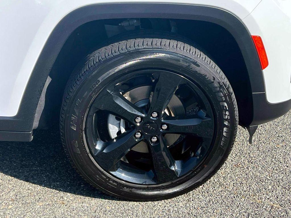 used 2023 Jeep Grand Cherokee car, priced at $32,052