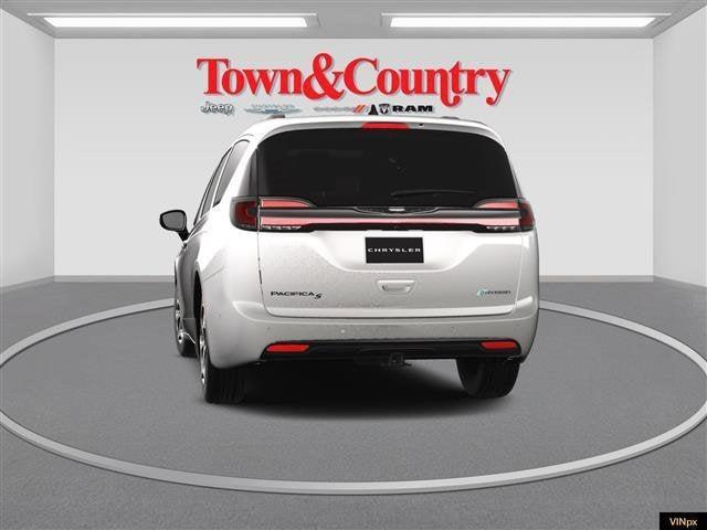 new 2025 Chrysler Pacifica Hybrid car, priced at $54,751