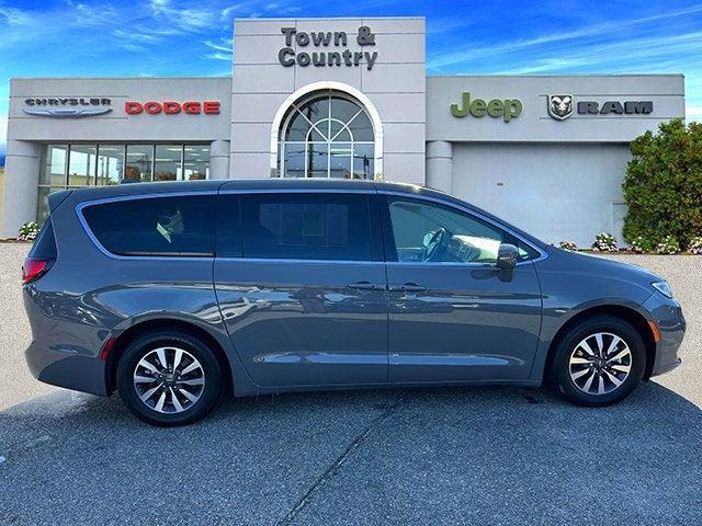 used 2022 Chrysler Pacifica Hybrid car, priced at $30,595