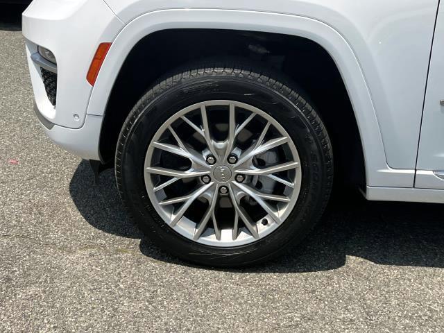 used 2022 Jeep Grand Cherokee car, priced at $42,995