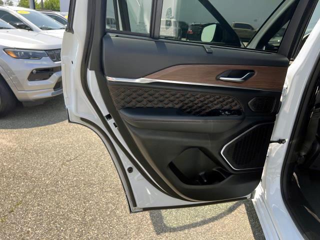 used 2022 Jeep Grand Cherokee car, priced at $42,995