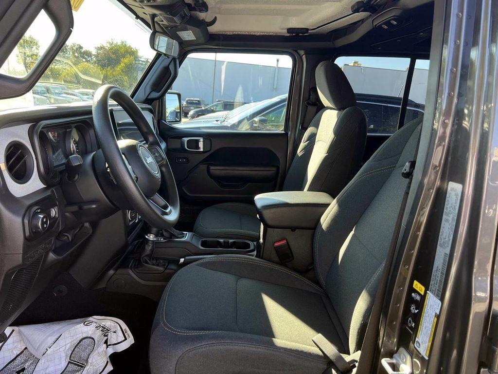 used 2024 Jeep Gladiator car, priced at $38,813