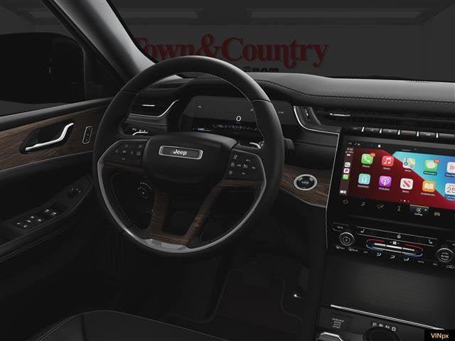 new 2025 Jeep Grand Cherokee car, priced at $45,190